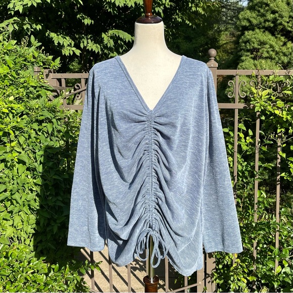 NWOT Acting Pro Adjustable Cinched/Ruched Tie Front V-neck Pinstripe Top - Picture 1 of 16